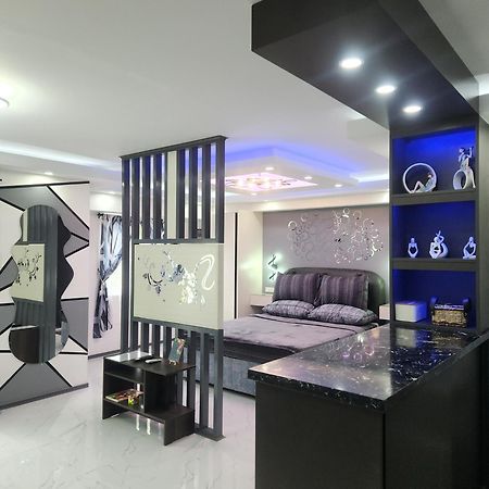Condo Azur Suites B316 Near Airport, Netflix, Stylish, Cozy With Swimming Pool マクタン エクステリア 写真