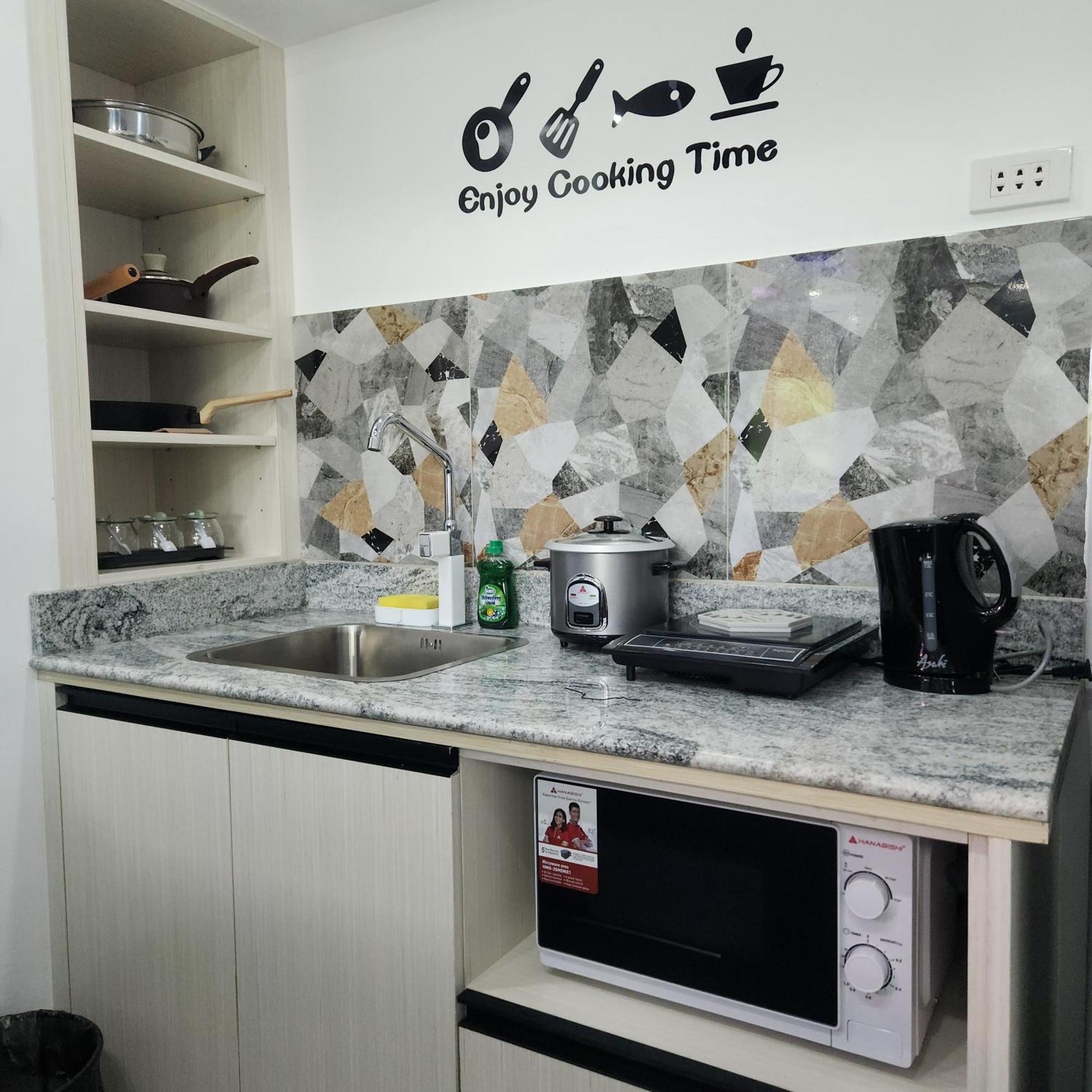 Condo Azur Suites B316 Near Airport, Netflix, Stylish, Cozy With Swimming Pool マクタン エクステリア 写真