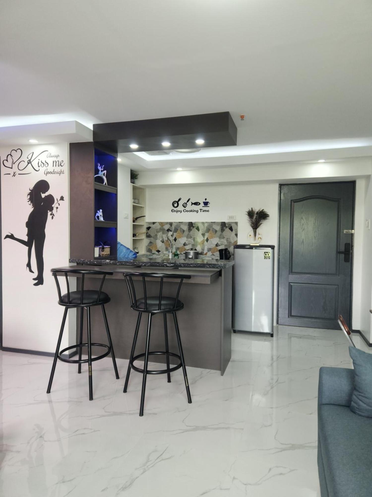 Condo Azur Suites B316 Near Airport, Netflix, Stylish, Cozy With Swimming Pool マクタン エクステリア 写真