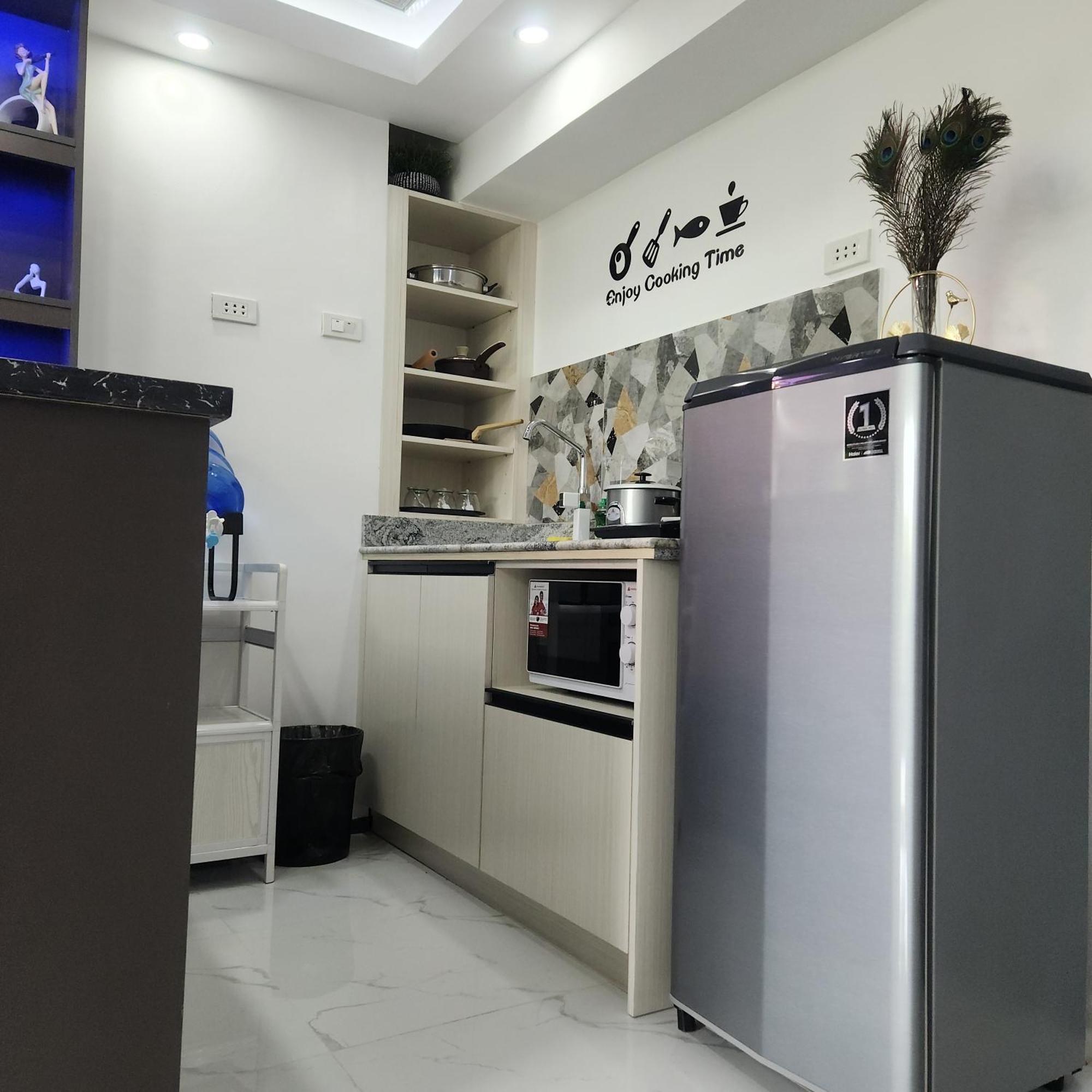 Condo Azur Suites B316 Near Airport, Netflix, Stylish, Cozy With Swimming Pool マクタン エクステリア 写真