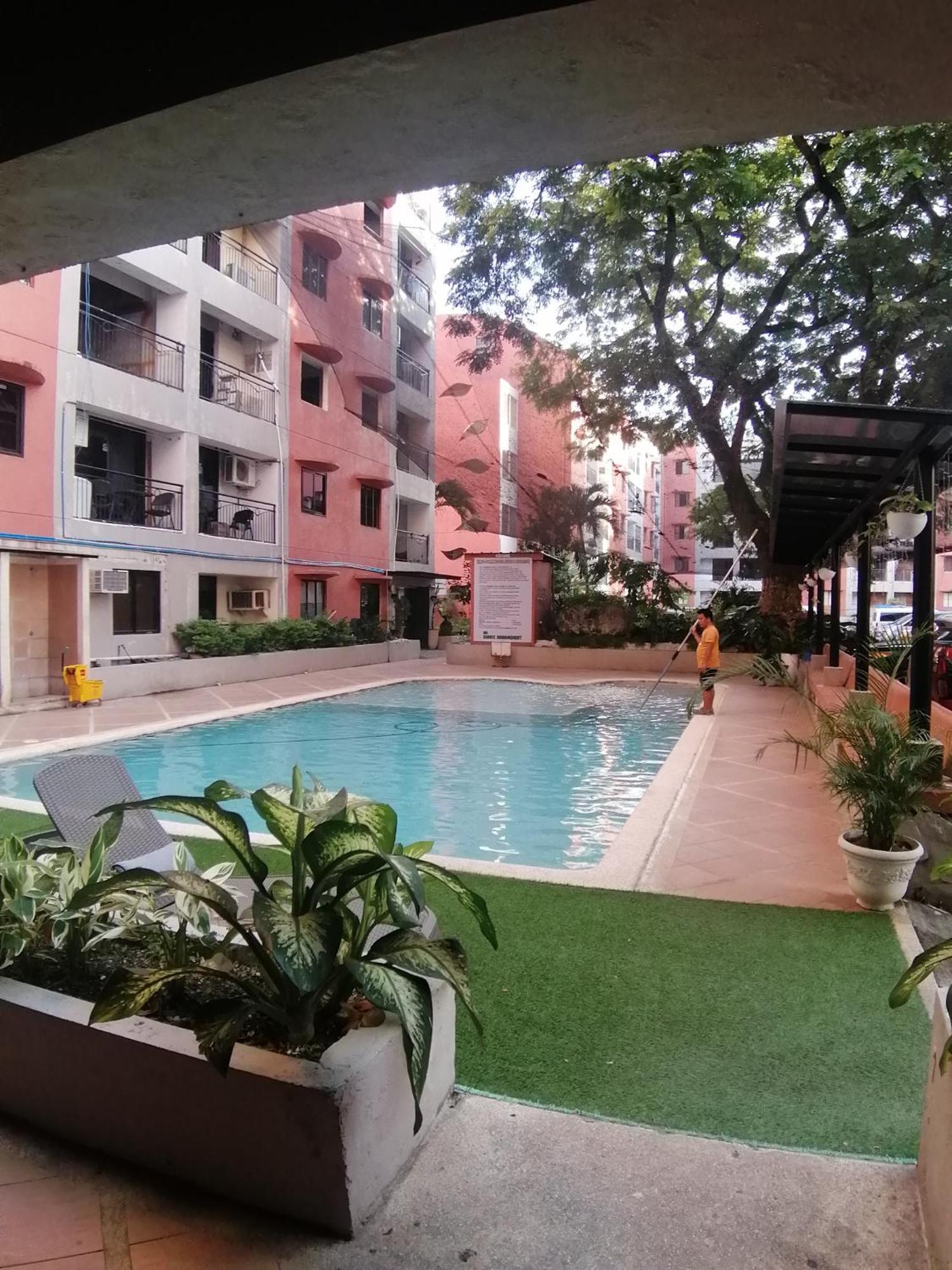 Condo Azur Suites B316 Near Airport, Netflix, Stylish, Cozy With Swimming Pool マクタン エクステリア 写真